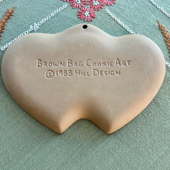 Vintage 1988 Brown Bag Cookie Art Double Heart Shaped Ceramic Shortbread Mold - Picture 3 of 9